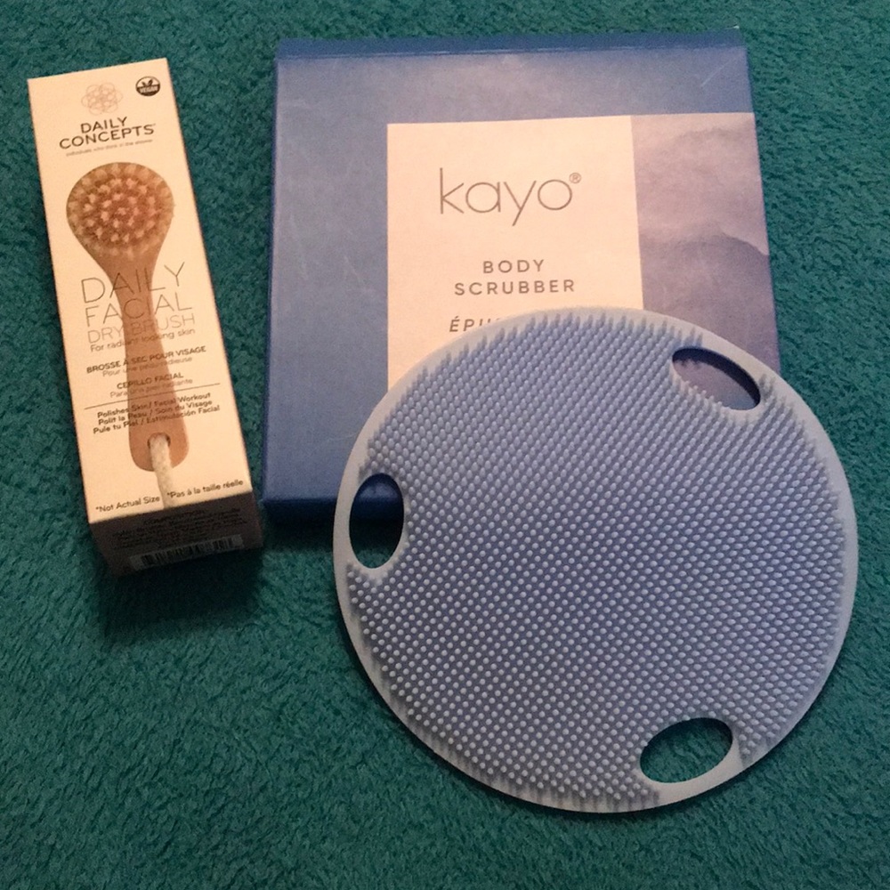 Mayo Body Scrubber& Daily Concepts Dry Brush
